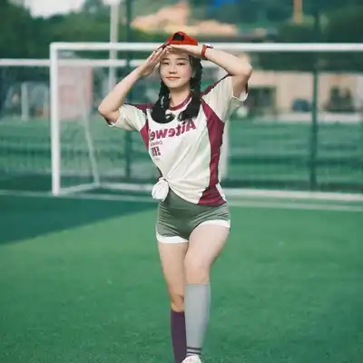 雷怡语